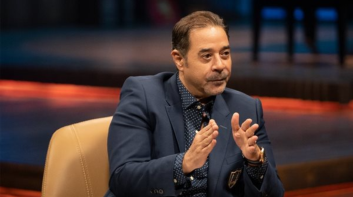 في هذا الموعد.. مدحت صالح يُروّج لحفله الغنائي بدار الأوبرا